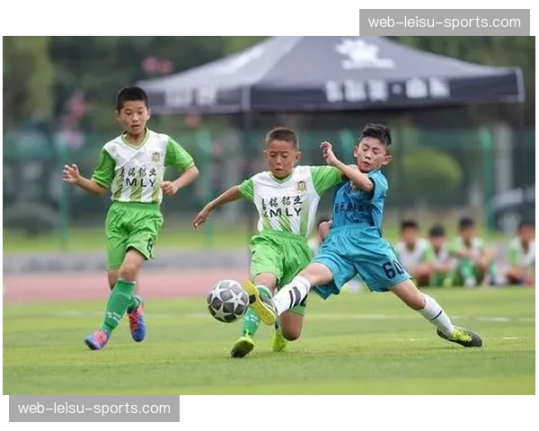 巴黎郊区五人制足球中心启用，将作为法甲俱乐部青训选拔点